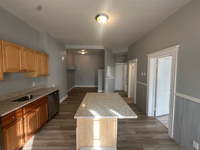 118 Gladstone St B, Boston, MA 02128