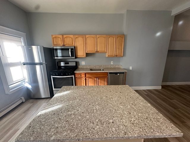 118 Gladstone St B, Boston, MA 02128