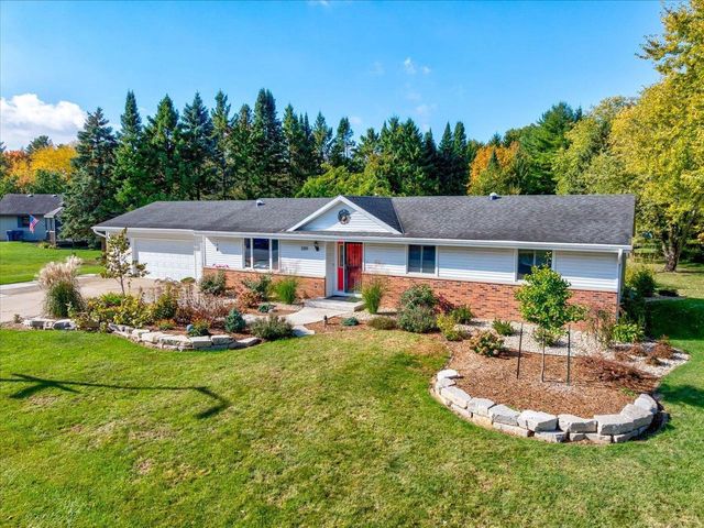 3201 Hemmingway Drive, Janesville, WI 53545