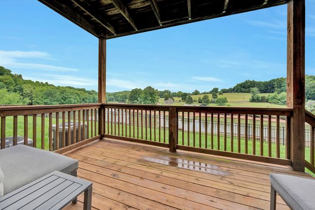375 Cambridge CT B1, Hardy, VA 24101