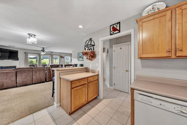 375 Cambridge CT B1, Hardy, VA 24101