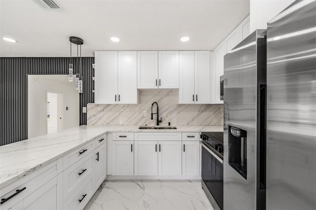 1413 MAY STREET, Lutz, FL 33548