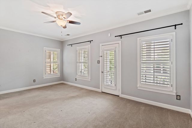 561 RIENZI DR, Memphis, TN 38103