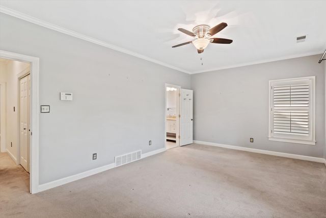 561 RIENZI DR, Memphis, TN 38103