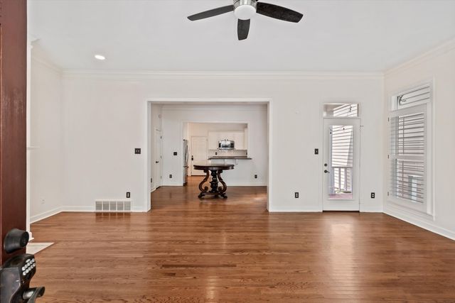 561 RIENZI DR, Memphis, TN 38103