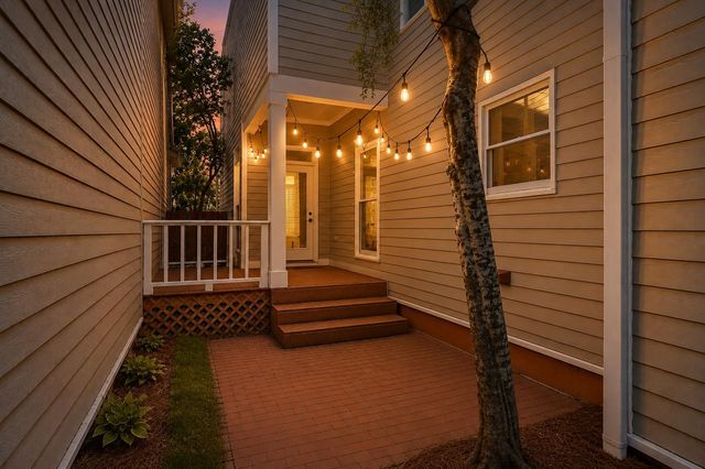 561 RIENZI DR, Memphis, TN 38103
