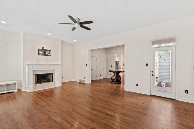 561 RIENZI DR, Memphis, TN 38103