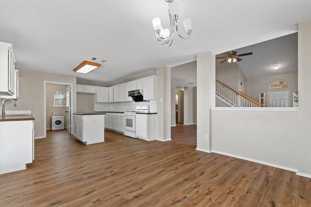 1612 Rossport BND, Leander, TX 78641