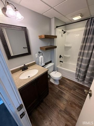 51272 Bittersweet Road, Granger, IN 46530