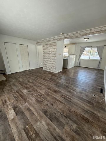 51272 Bittersweet Road, Granger, IN 46530