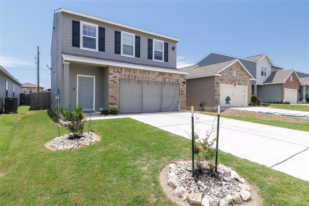 301 Wonderful Life WAY, Jarrell, TX 76537