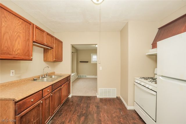 4917 Stickney Avenue, Cleveland, OH 44144