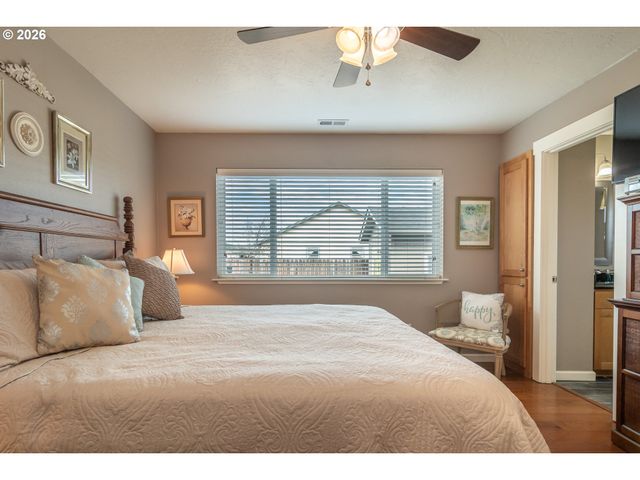 483 S STATE St, Sutherlin, OR 97479