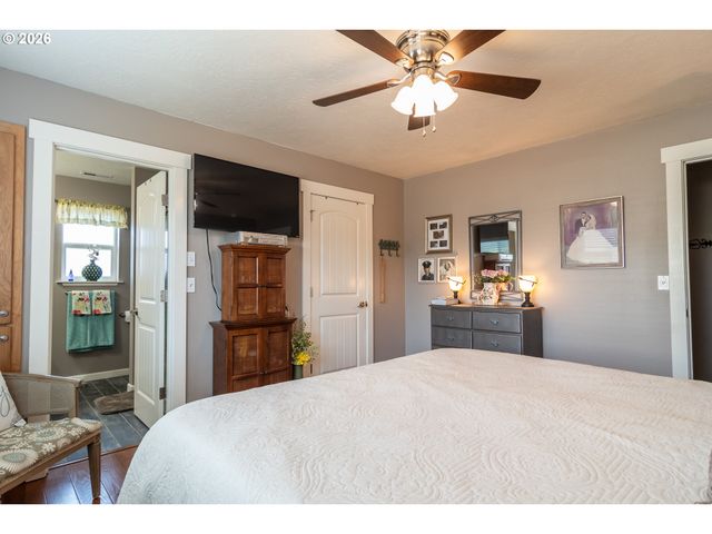 483 S STATE St, Sutherlin, OR 97479