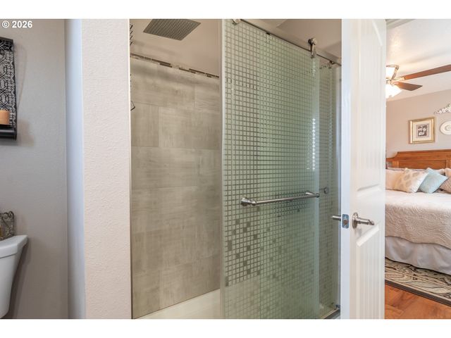 483 S STATE St, Sutherlin, OR 97479