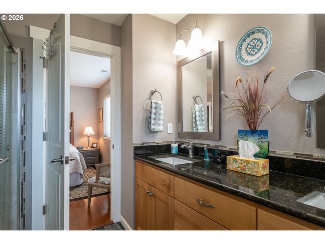 483 S STATE St, Sutherlin, OR 97479