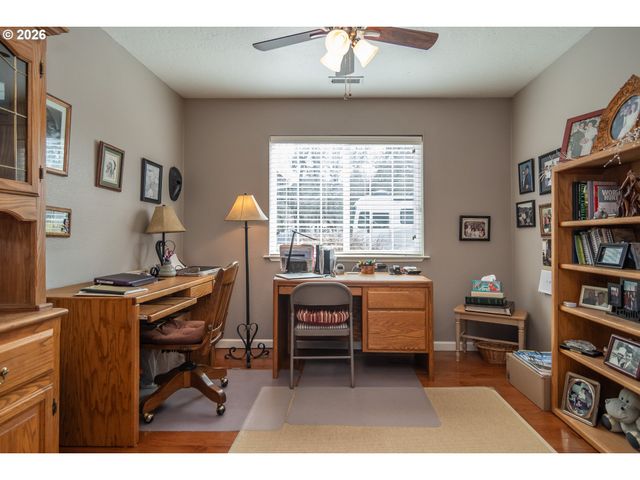 483 S STATE St, Sutherlin, OR 97479