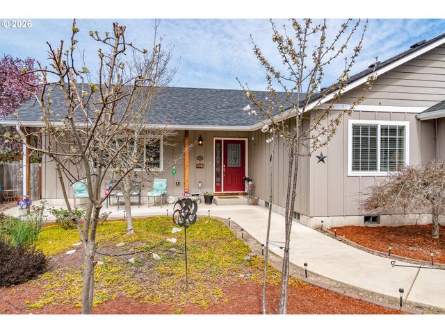 483 S STATE St, Sutherlin, OR 97479