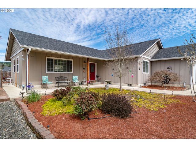 483 S STATE St, Sutherlin, OR 97479