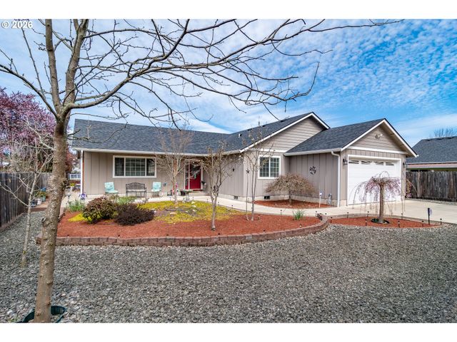 483 S STATE St, Sutherlin, OR 97479