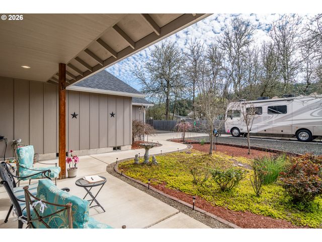 483 S STATE St, Sutherlin, OR 97479