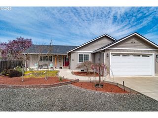 483 S STATE St, Sutherlin, OR 97479