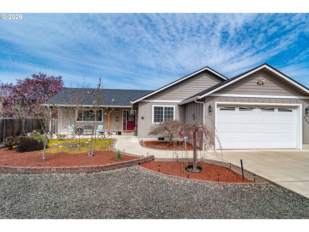 483 S STATE St, Sutherlin, OR 97479