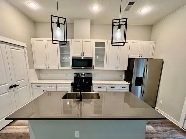 6712 Parker Oaks Lane, Houston, TX 77076