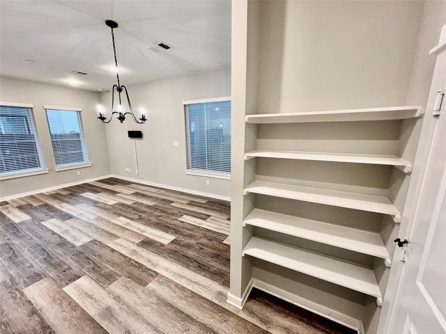 6712 Parker Oaks Lane, Houston, TX 77076