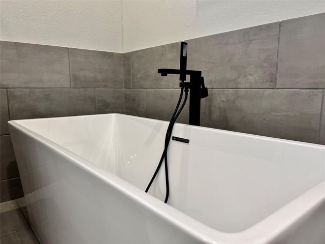 6712 Parker Oaks Lane, Houston, TX 77076