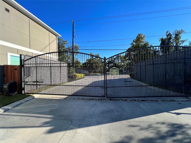 6712 Parker Oaks Lane, Houston, TX 77076