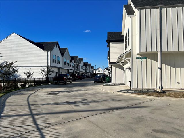 6712 Parker Oaks Lane, Houston, TX 77076