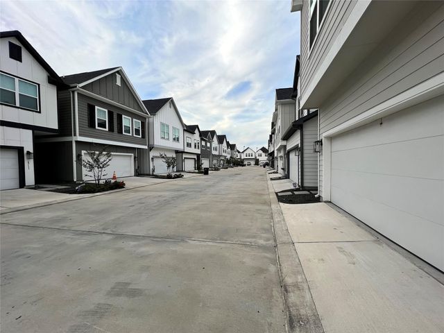 6712 Parker Oaks Lane, Houston, TX 77076