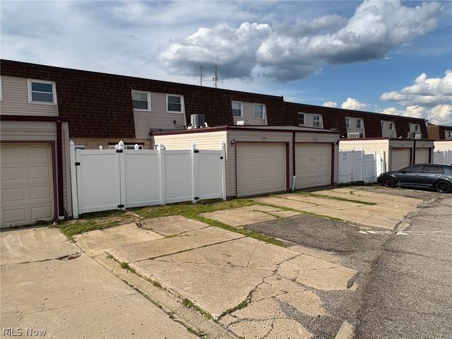 4245 Bennington Boulevard, Brunswick, OH 44212
