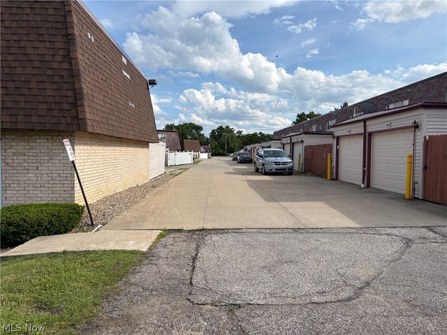 4245 Bennington Boulevard, Brunswick, OH 44212