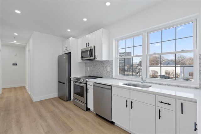 9 Lagrange Avenue APT 2, Poughkeepsie, NY 12603