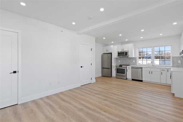 9 Lagrange Avenue APT 2, Poughkeepsie, NY 12603