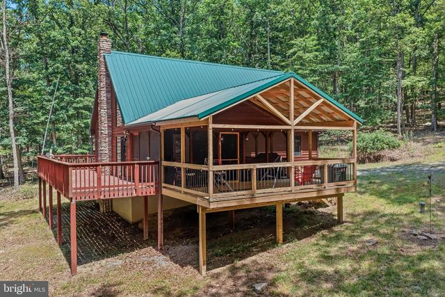250 FLAT RIDGE RD, Great Cacapon, WV 25422