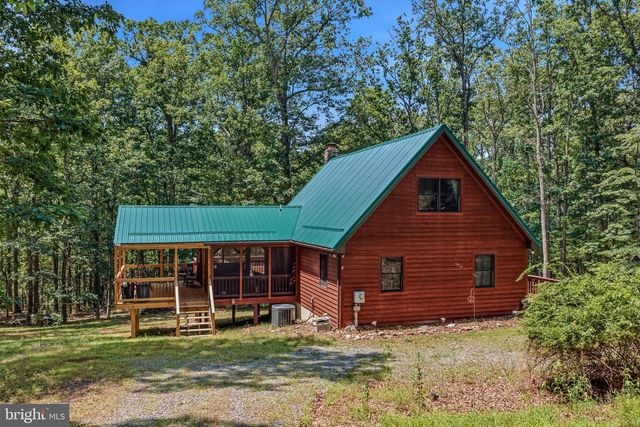 250 FLAT RIDGE RD, Great Cacapon, WV 25422