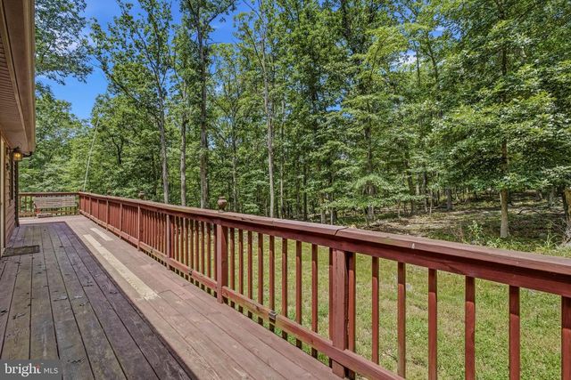 250 FLAT RIDGE RD, Great Cacapon, WV 25422