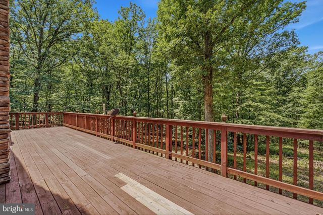 250 FLAT RIDGE RD, Great Cacapon, WV 25422