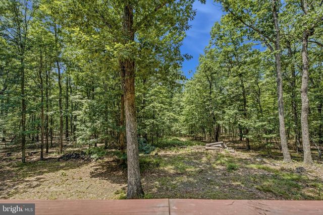 250 FLAT RIDGE RD, Great Cacapon, WV 25422