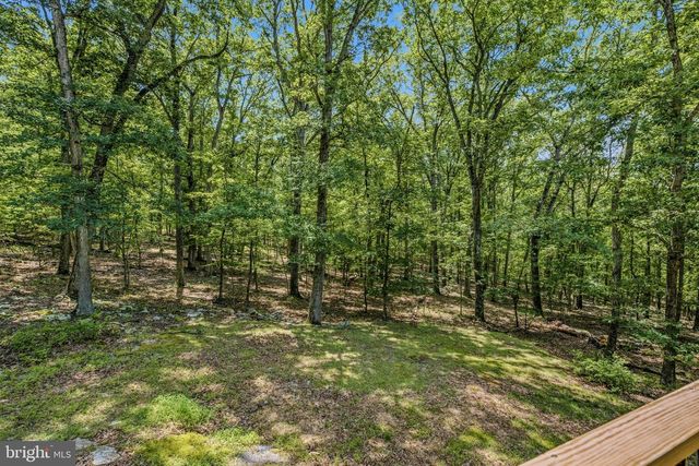 250 FLAT RIDGE RD, Great Cacapon, WV 25422