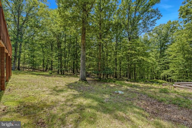 250 FLAT RIDGE RD, Great Cacapon, WV 25422