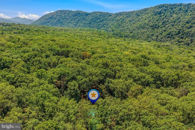 250 FLAT RIDGE RD, Great Cacapon, WV 25422