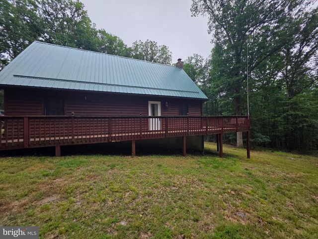 250 FLAT RIDGE RD, Great Cacapon, WV 25422