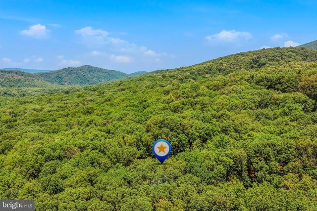 250 FLAT RIDGE RD, Great Cacapon, WV 25422