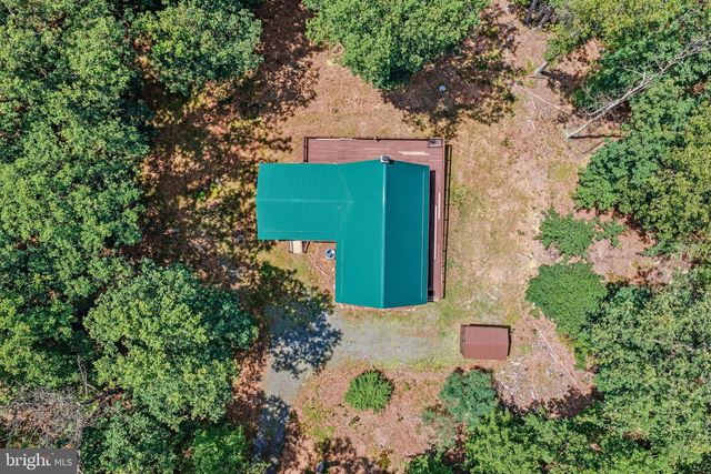250 FLAT RIDGE RD, Great Cacapon, WV 25422