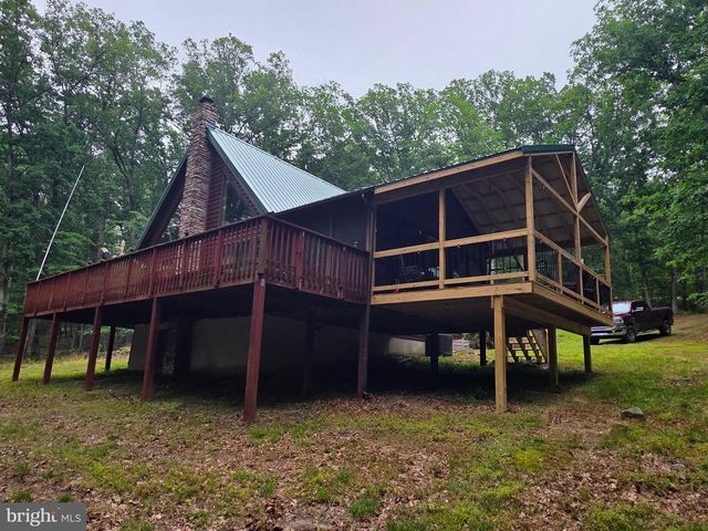 250 FLAT RIDGE RD, Great Cacapon, WV 25422