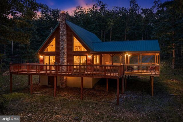 250 FLAT RIDGE RD, Great Cacapon, WV 25422
